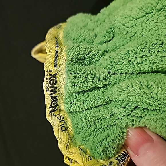 Norwex Kids Dusting Mitt - Picture 2 of 2